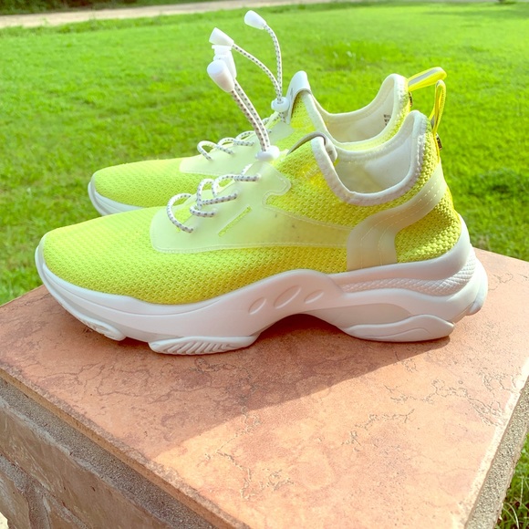 steve madden myles yellow